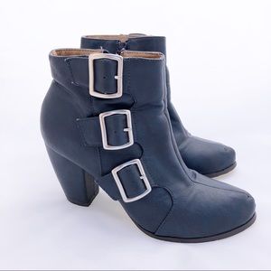 Michael Antonio Mandrake Booties Navy Size 8